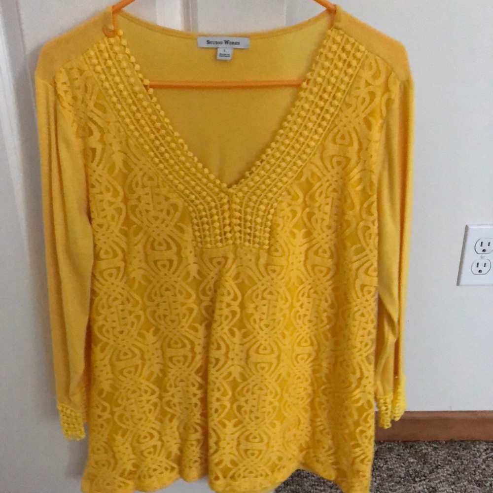 L Yellow Top - Picture 2 of 2